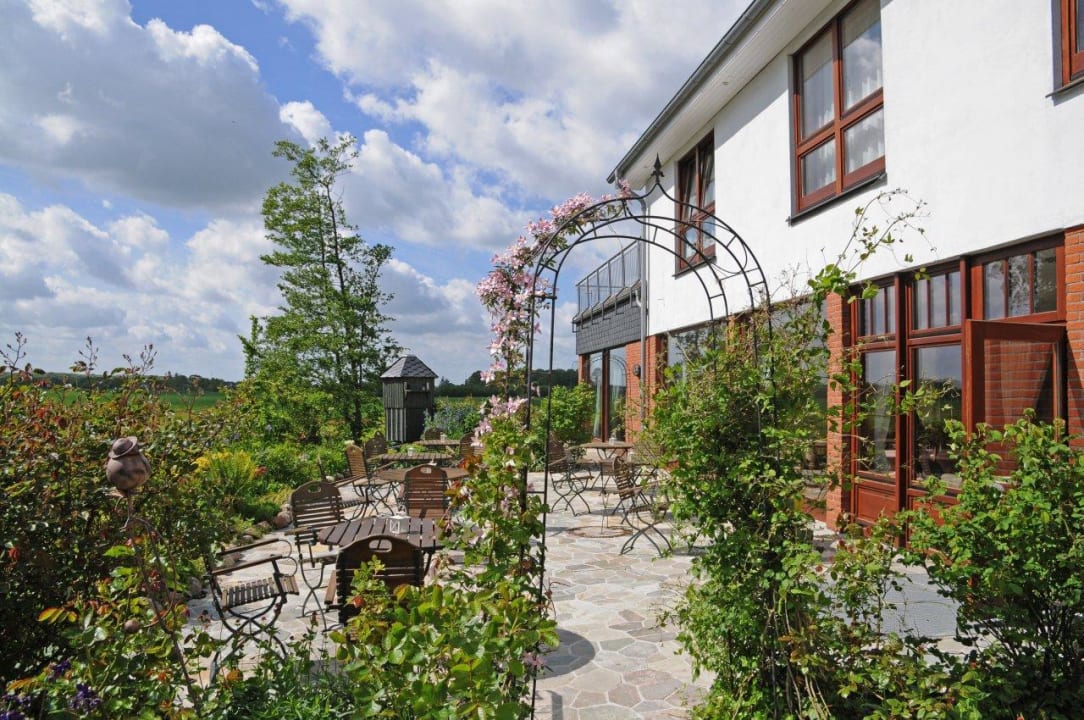 Liebevoll angelegte Terrasse Landhaus Ostseeblick