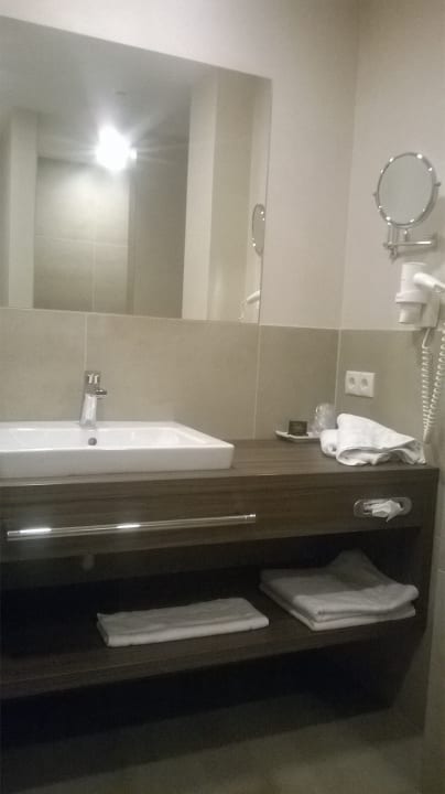 Sauber und modern Hotel zum Hirschen