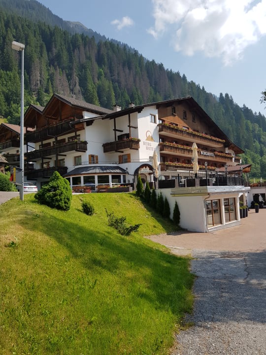 Außenansicht Berghotel Ratschings