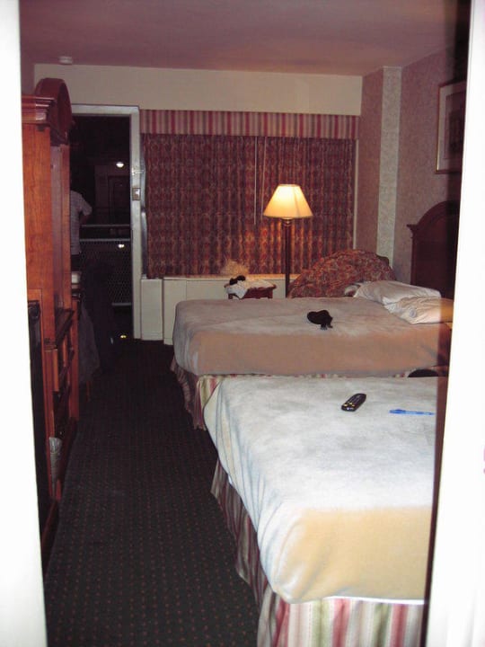 Hotelzimmer mit 2 Doppelbetten Hotel Travel Inn