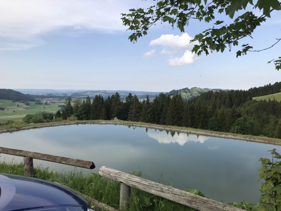 Wasserspeicher direkt vor den Parkplätzen KUKU Berghotel