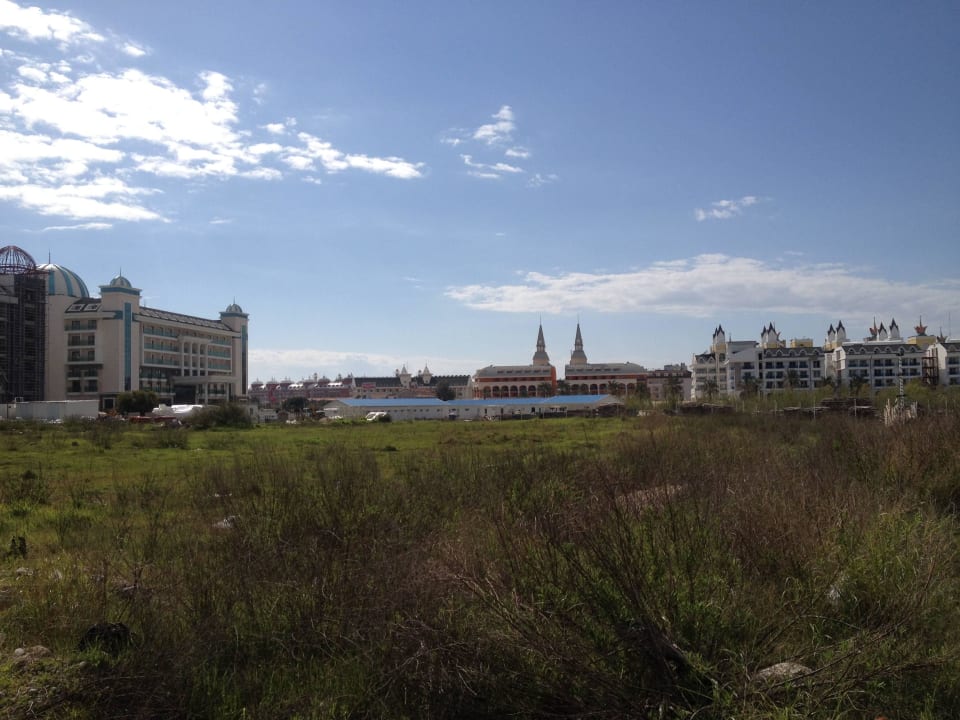 Blick Richtung Hotel  Orange Palace Luna Blanca Resort & Spa