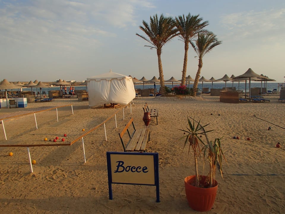 ...... Malikia Resort Abu Dabbab