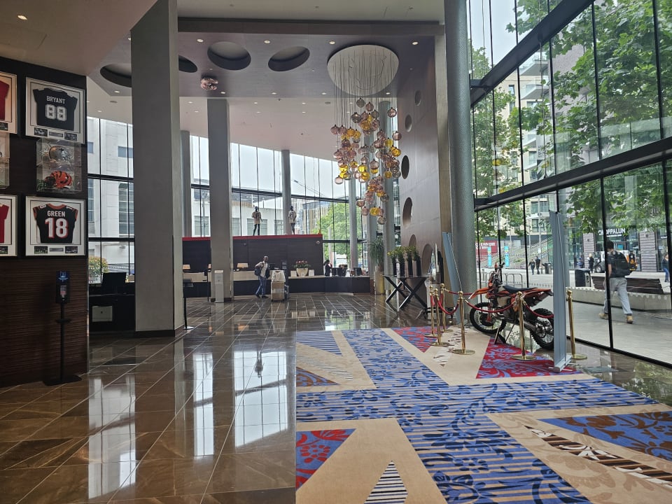 Lobby Hilton London Wembley