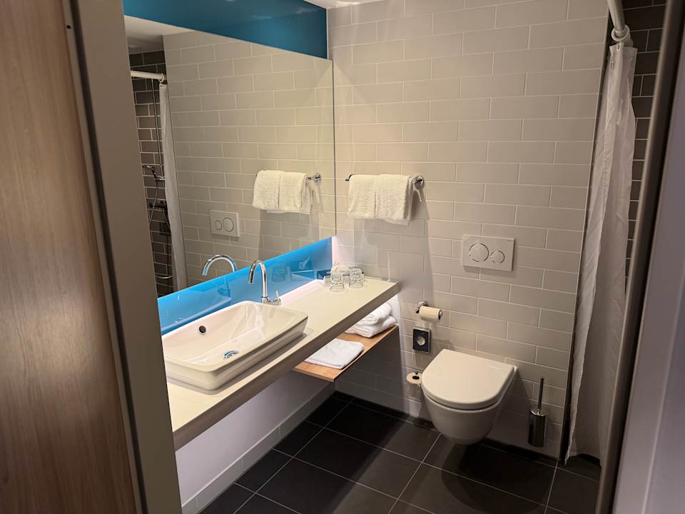 Zimmer Holiday Inn Express Düsseldorf - Hauptbahnhof by IHG