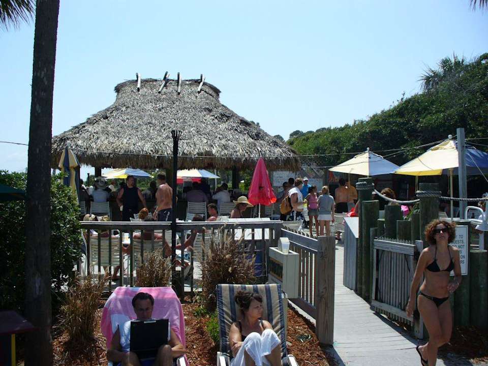Poolbar The Beach House a Holiday Inn Resort