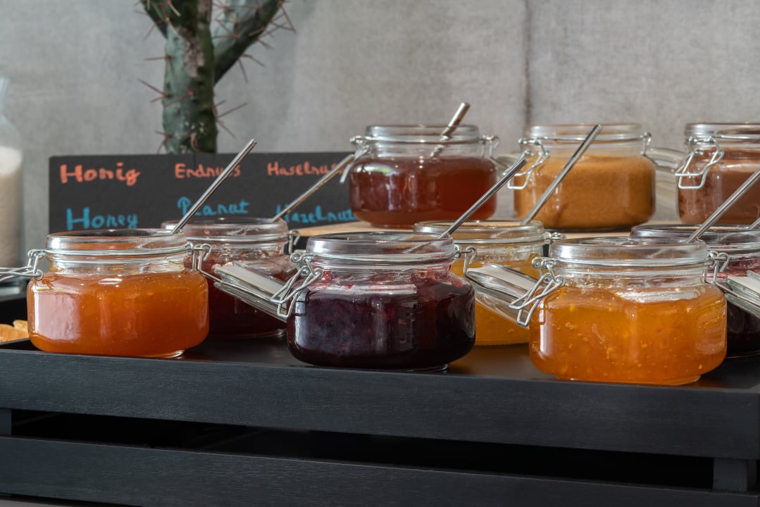 Gastro Holiday Inn - the niu, Timber Esslingen