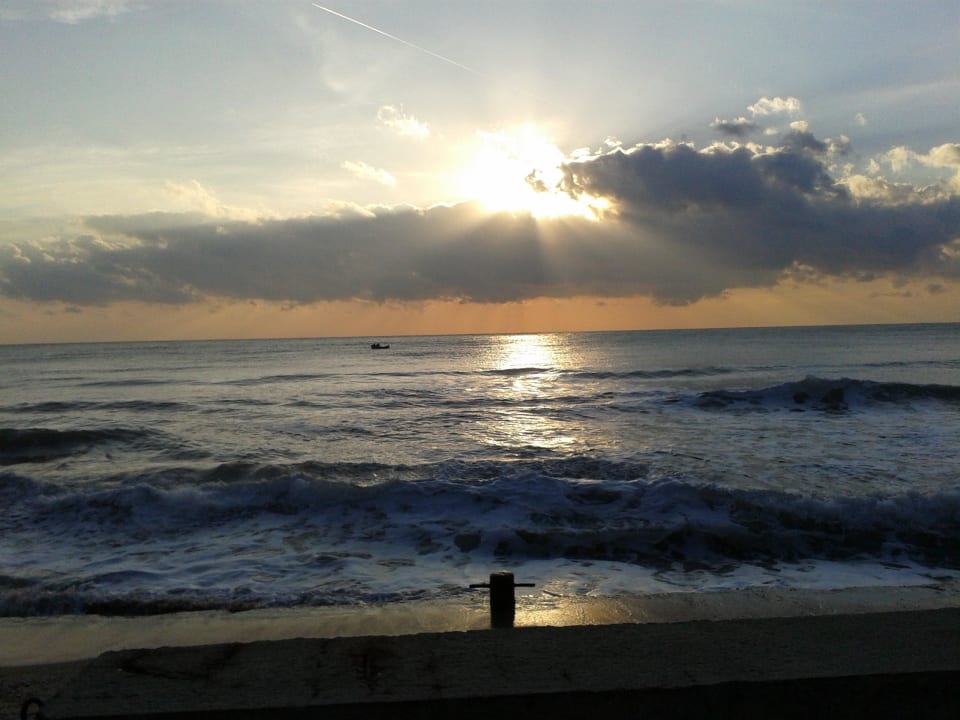 Abends am Strandweg Sol Luna Bay
