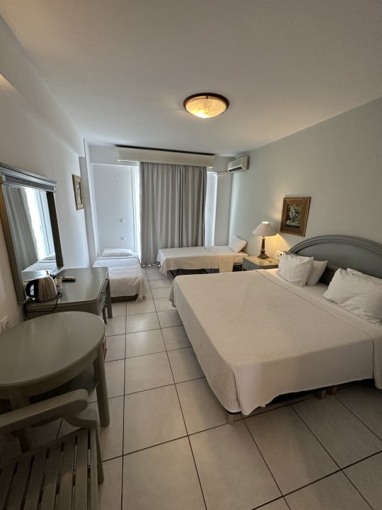 Zimmer Sandy Beach Resort