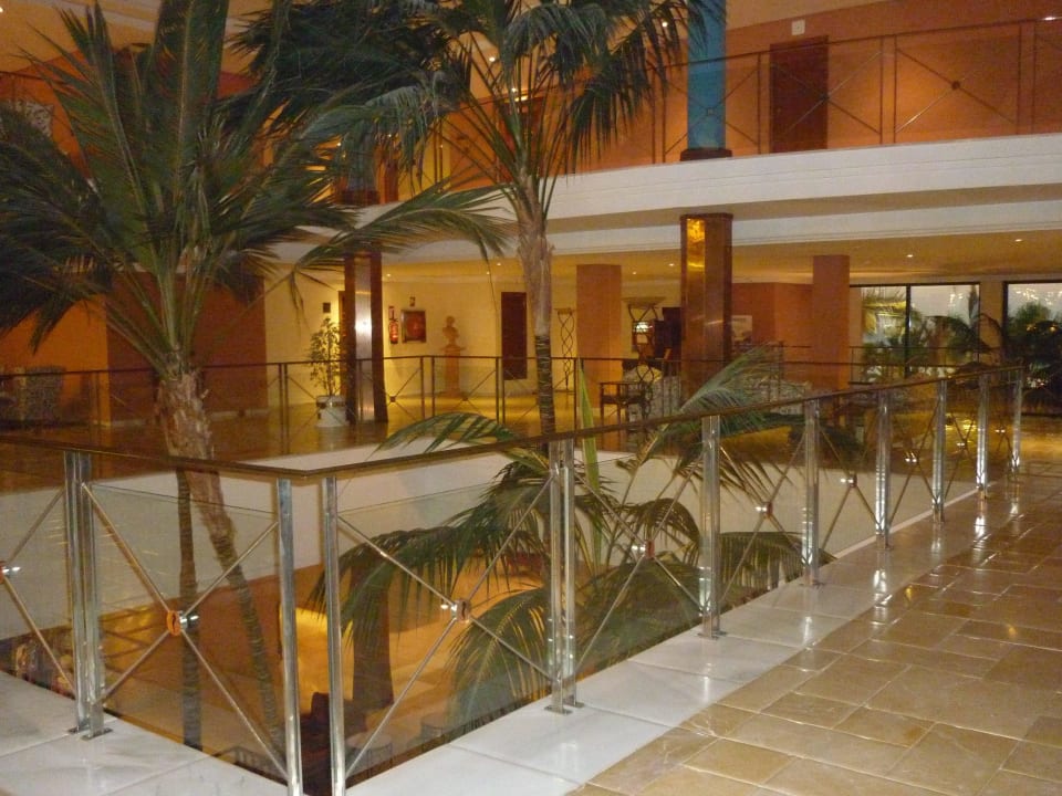 In der Lobby Hipotels Barrosa Palace