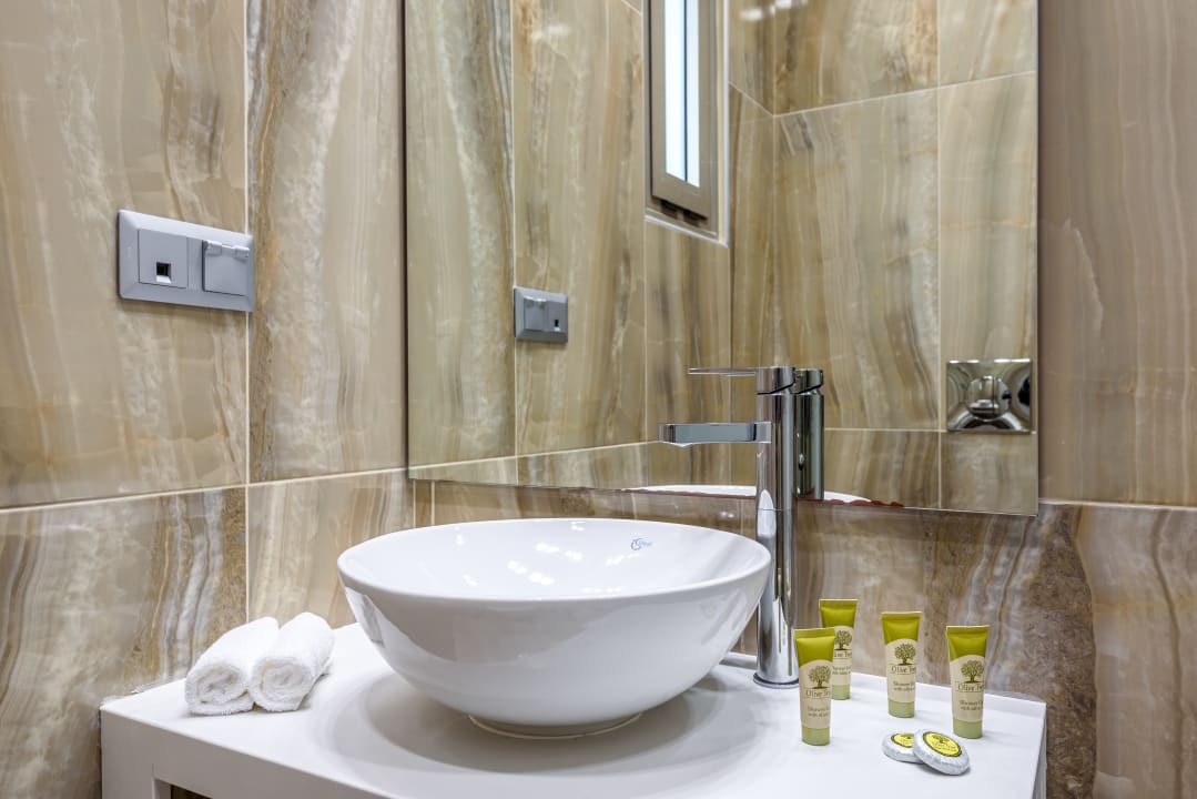 Zimmer Hotel Marinos Beach