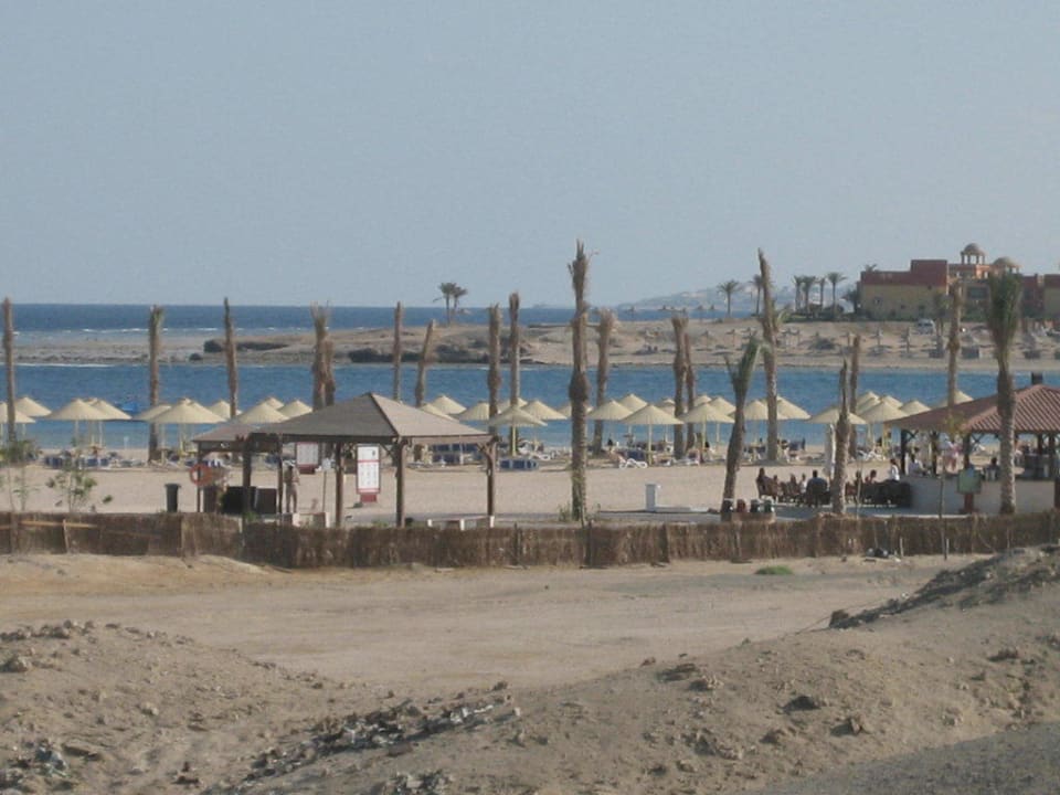 Blick von Block 33 nach rechts Hilton Marsa Alam Nubian Resort