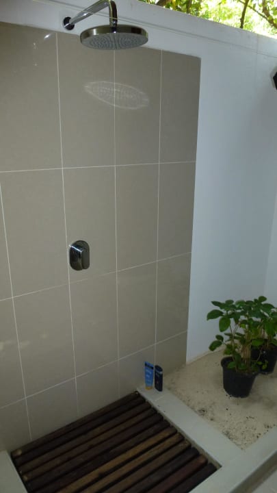 Tolle Regendusche NH Collection Maldives Reethi Resort