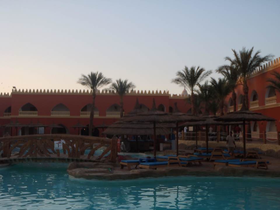 Główny basen Pickalbatros Alf Leila Wa Leila Resort - Neverland Hurghada
