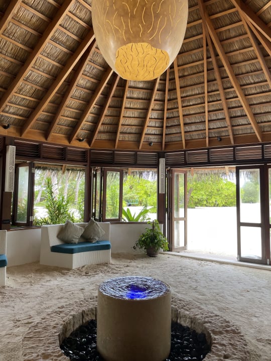 Lobby Meeru Maldives Resort Island