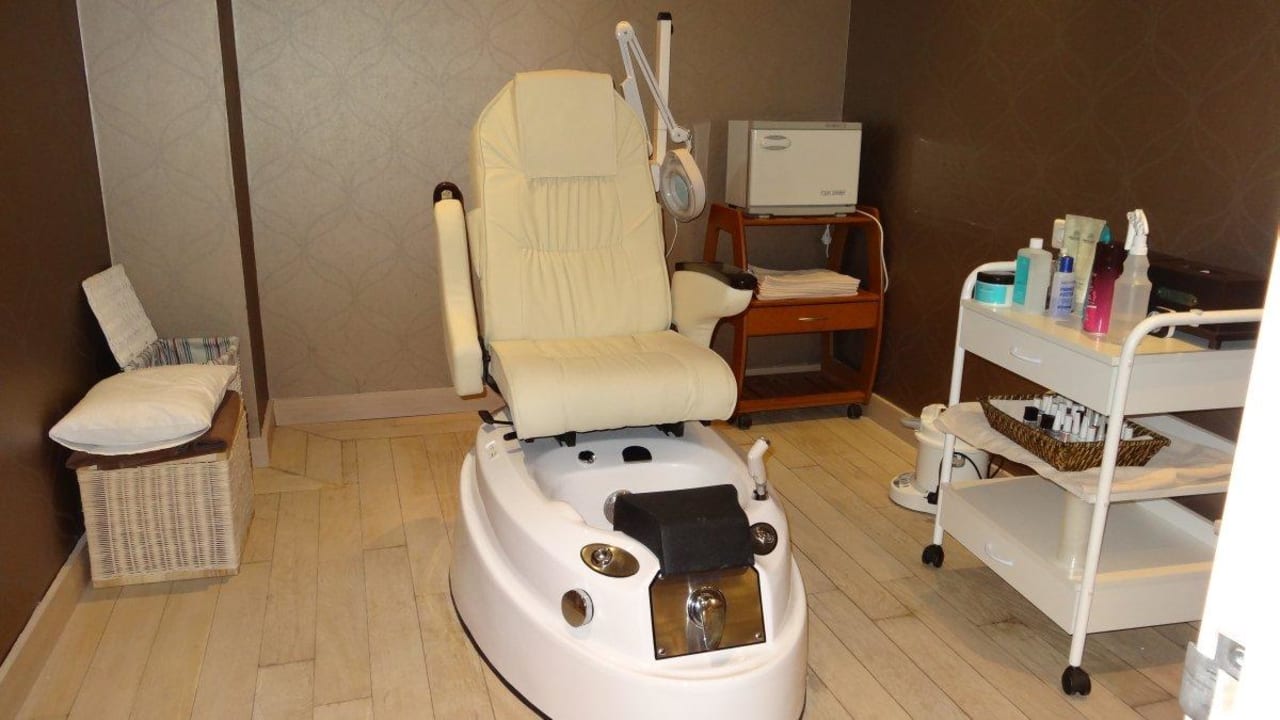 Shang-Du SPA Xanadu Snow White Hotel