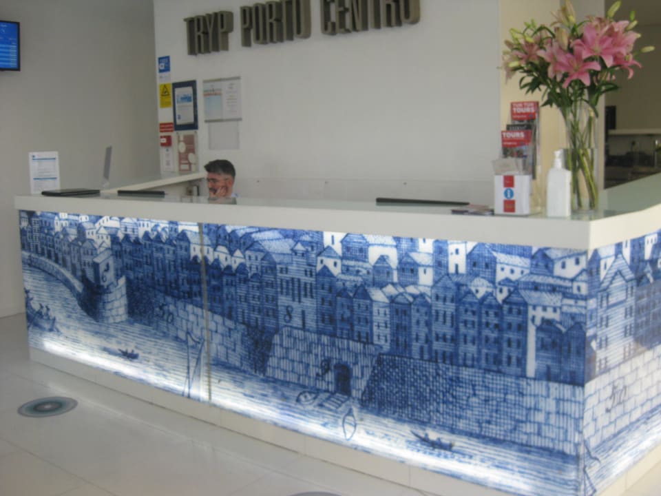 Lobby TRYP Porto Centro Hotel