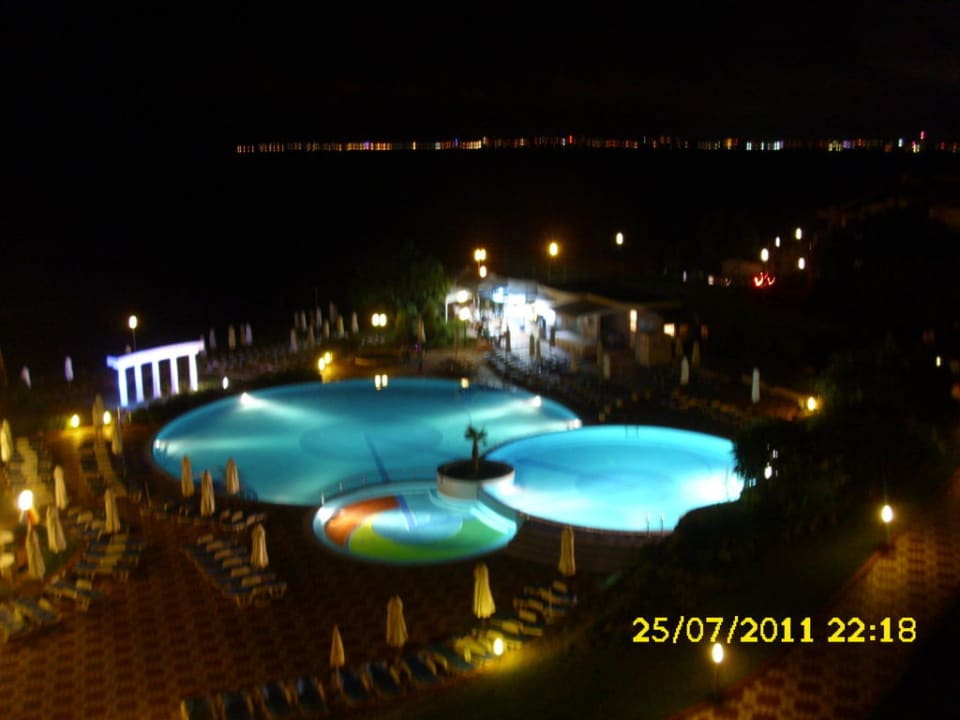 Poolanlage Hotel Sineva Beach
