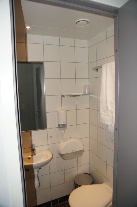 Sehr kleines Bad - Waschbecken superwinzig! Citybox Lite Kristiansand