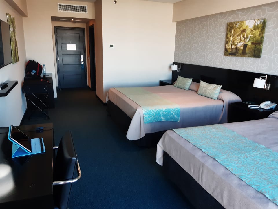 Zimmer Gala Hotel y Convenciones