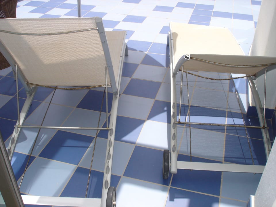 Verrostet R2 Pajara Beach