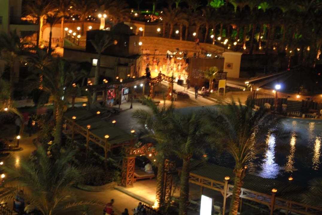 Вид ночью Le Jardin Aqua Park Resort