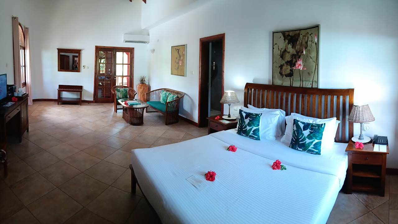 Zimmer Castello Beach Hotel