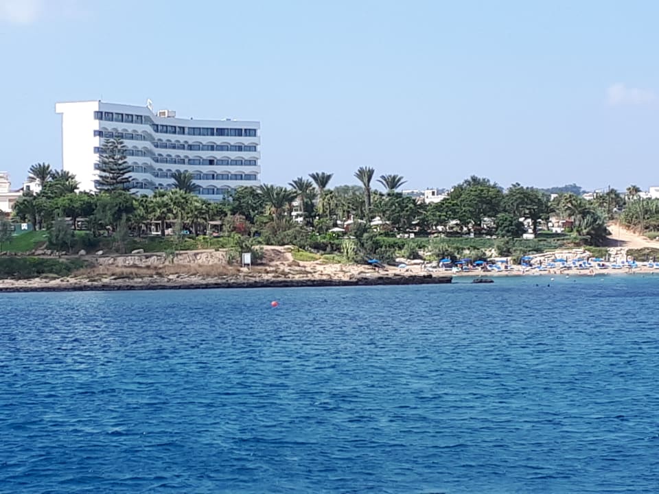 Außenansicht Crystal Springs Beach Hotel