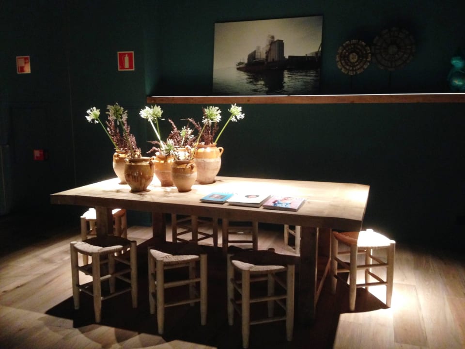 Lobby Yurbban Trafalgar Hotel