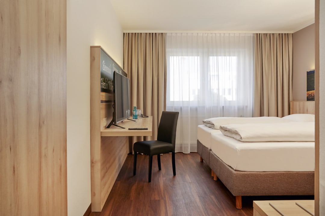 Zimmer H+ Hotel Stuttgart Herrenberg