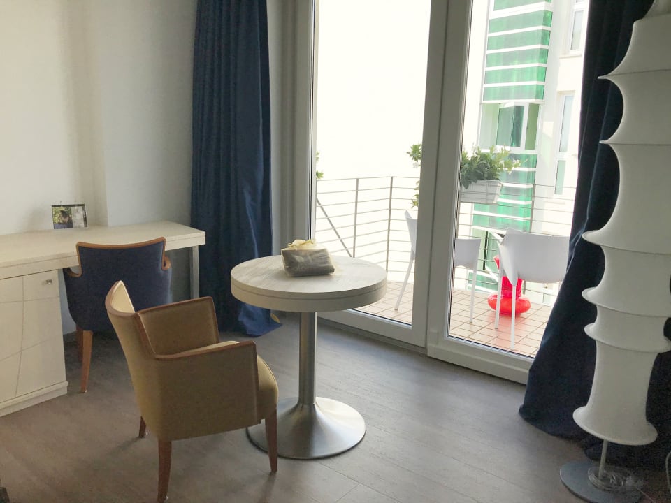 Zimmer Color Hotel