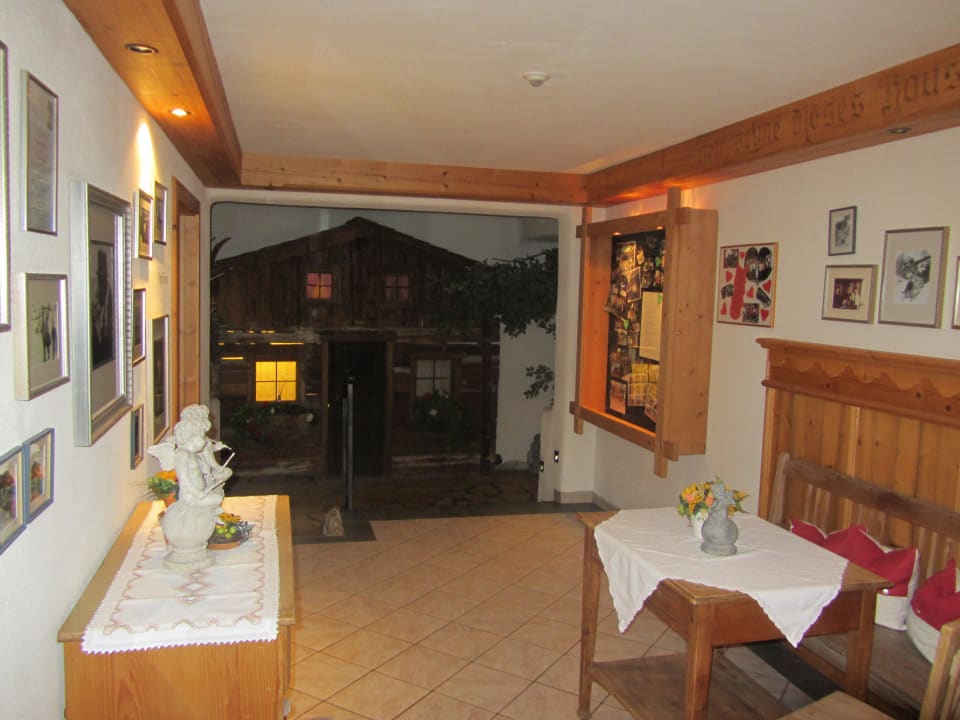 Verbindungsgänge zwischen den Gebäuden Hotel Tirolerhof