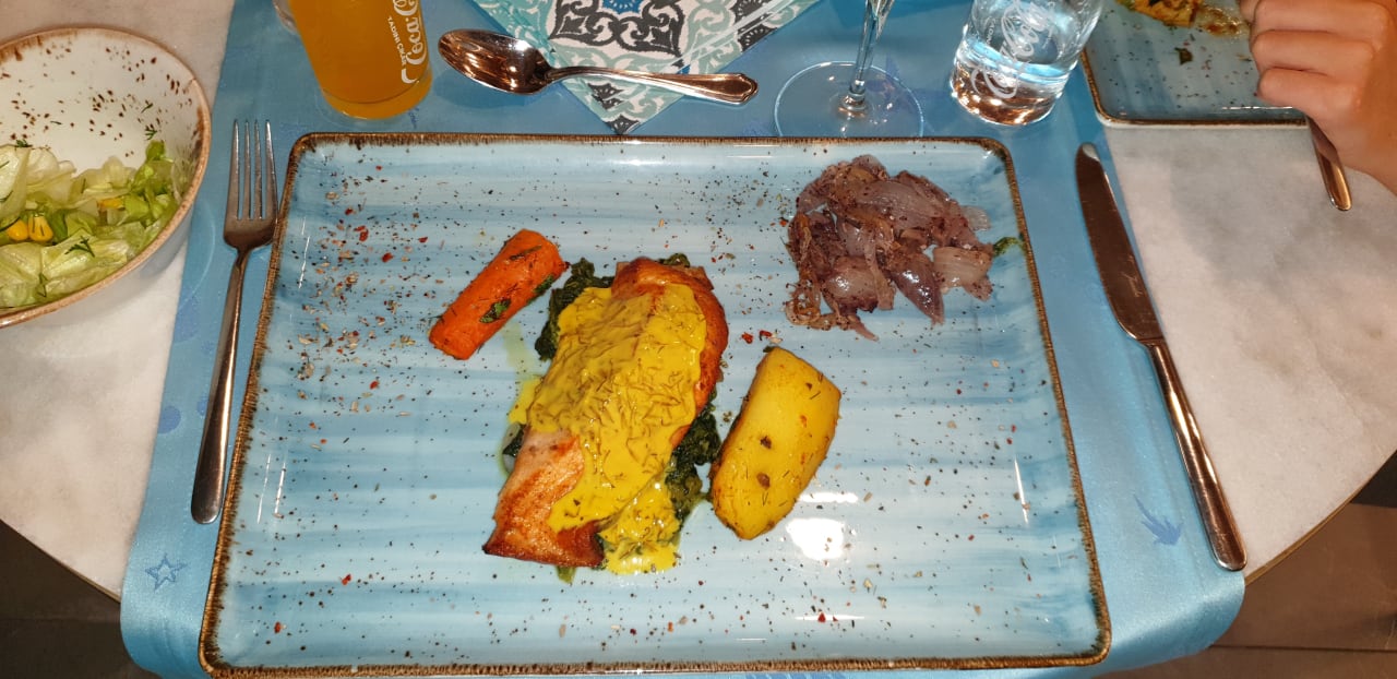 Gastro Side Royal Style Hotel
