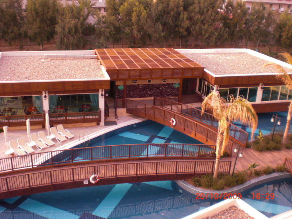 Hotel bei Dämmerung Sunis Evren Beach Resort Hotel & Spa
