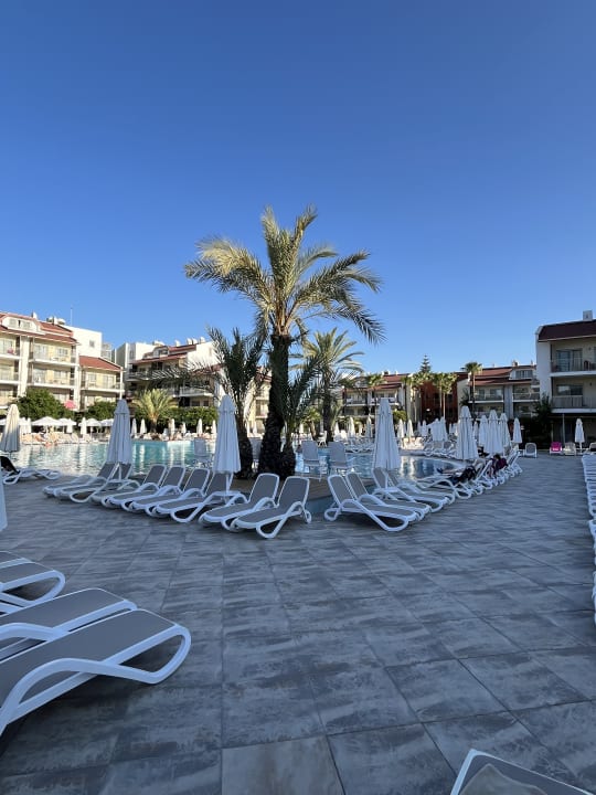 Pool Barut B Suites