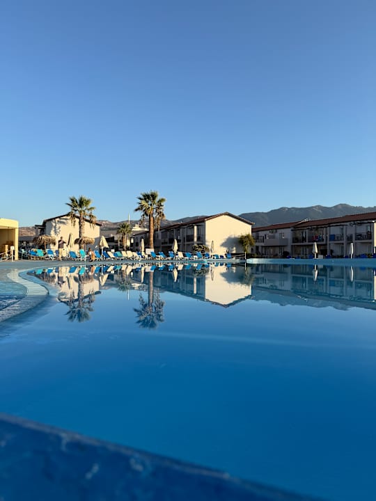 Außenansicht White Olive Marine Aquapark