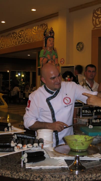 Chef-Koch Hamdi Y. Crystal Paraiso Aqua Collection