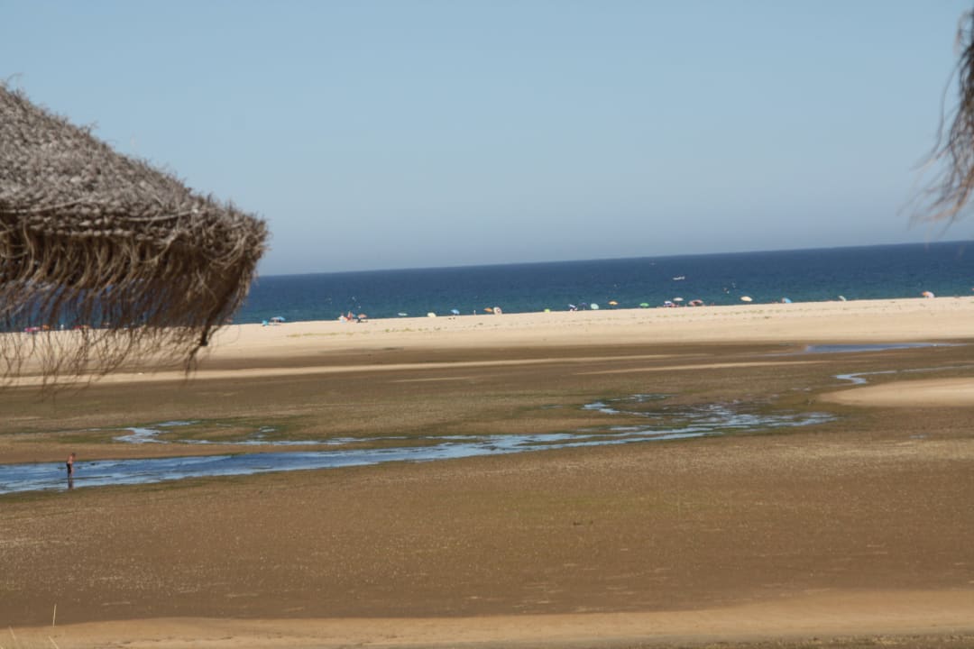 Blick von der Strandbar bei Ebbe ROBINSON QUINTA DA RIA