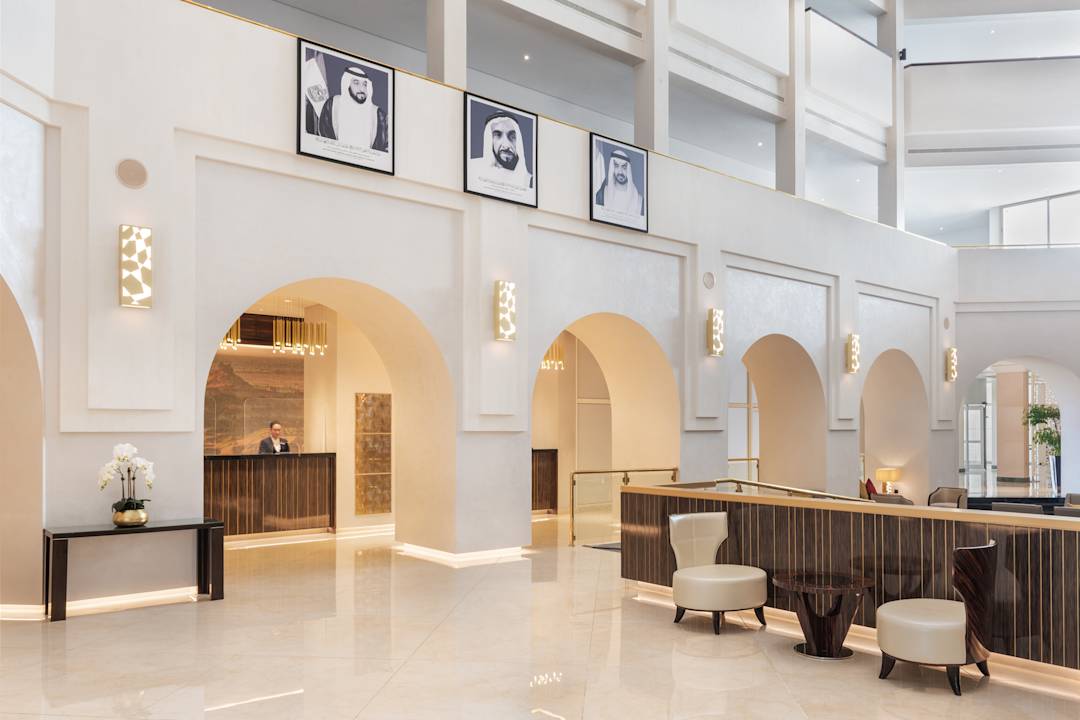Lobby Radisson Blu Hotel & Resort Al Ain