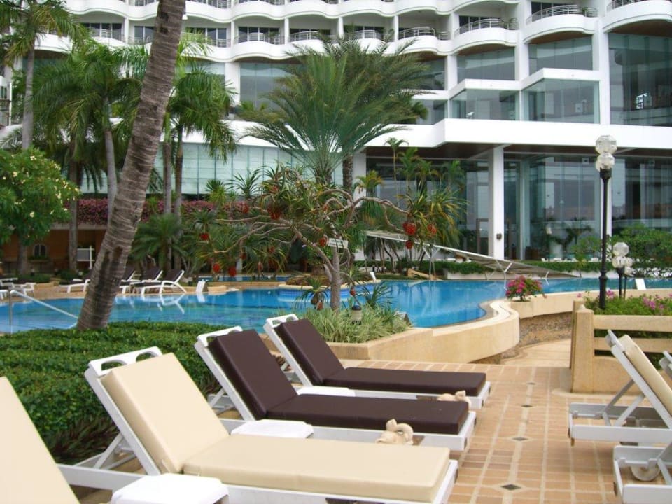 Am Pool Royal Cliff Grand Hotel