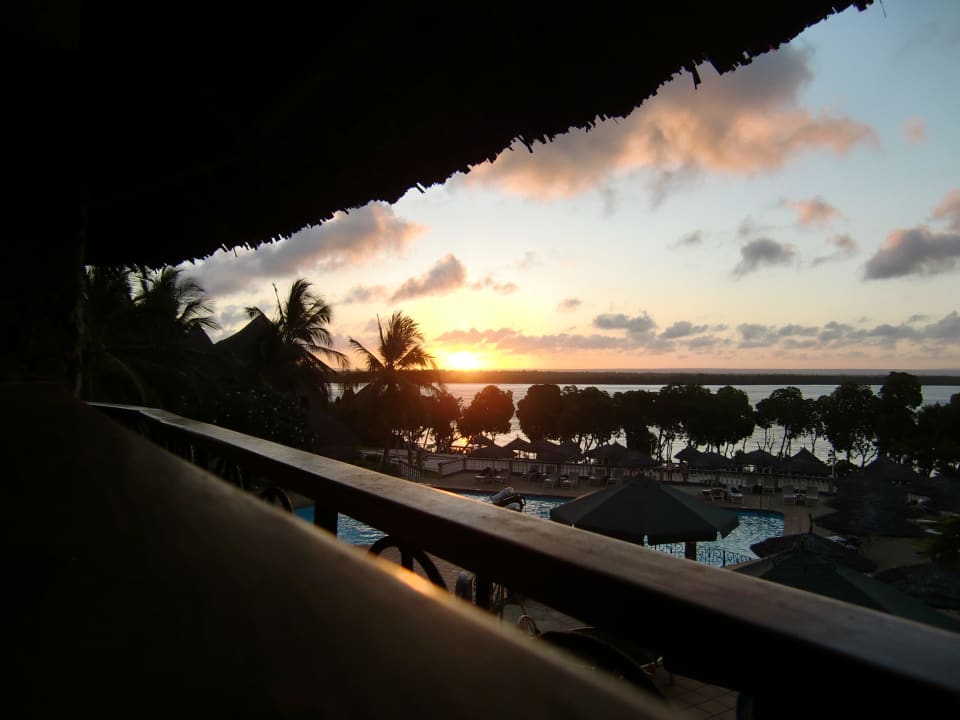 Sonnenuntergang ...der beste in Kenia! Temple Point Resort