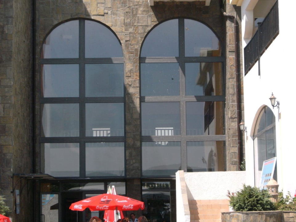 Fenster von aussen Bella Vista Beach Club