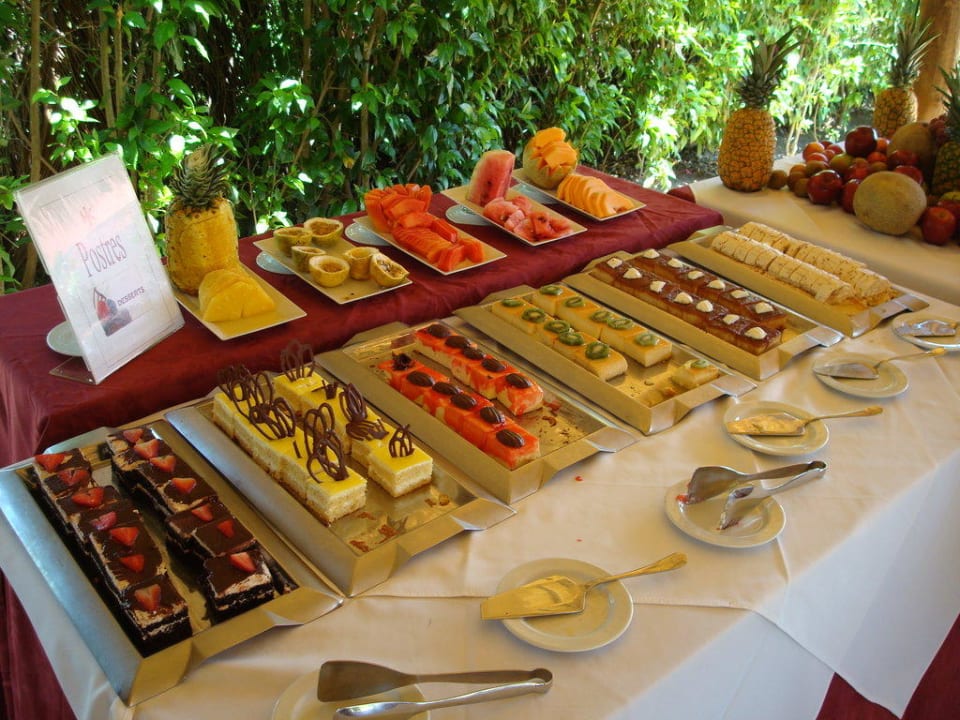 Nachtisch und Obst Buffet zum Lunch im Royal Catalonia Royal Bavaro - Adults only