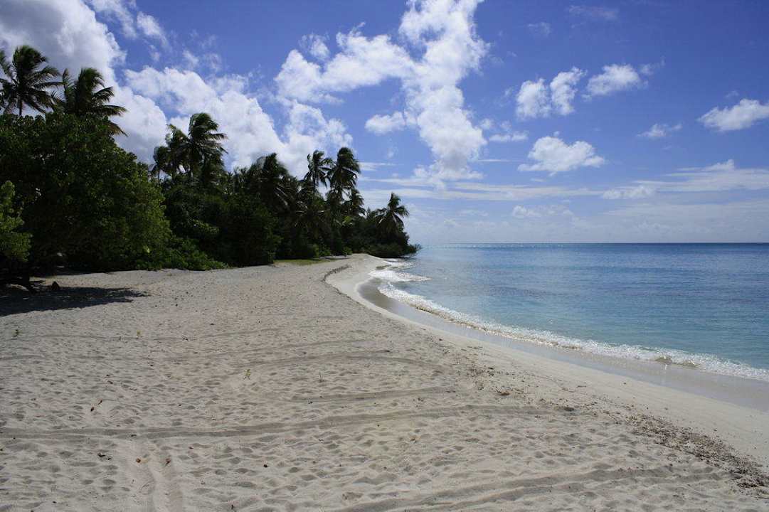 Schöner Strand Kuramathi Maldives