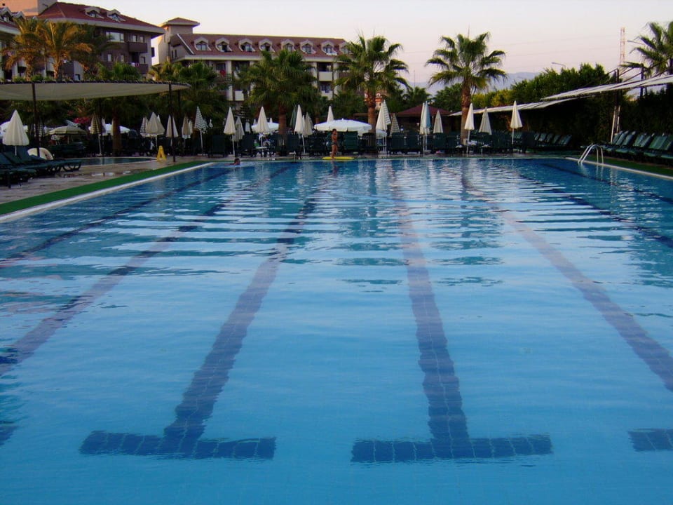 Ein weiterer Pool Hane Family Resort