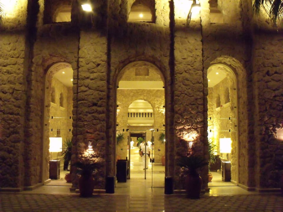 Hoteleingang Pickalbatros Citadel Resort