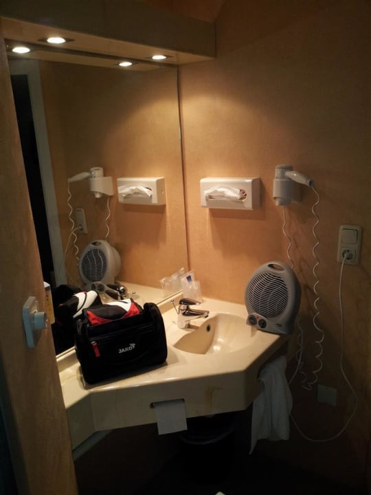 Heizlüfter im Badezimmer ARA-Hotel Classic