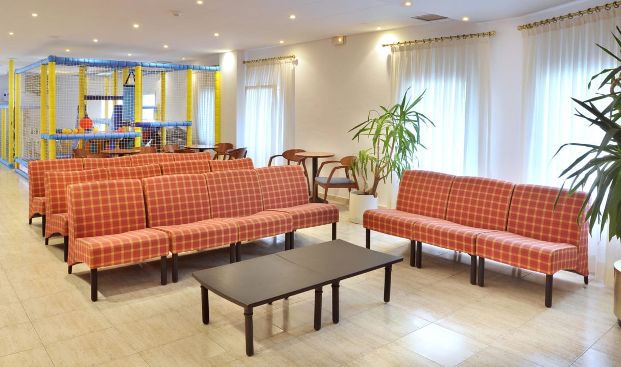Salon Hotel GHT Maritim