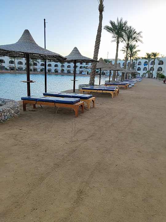 Strand Arabia Azur Resort