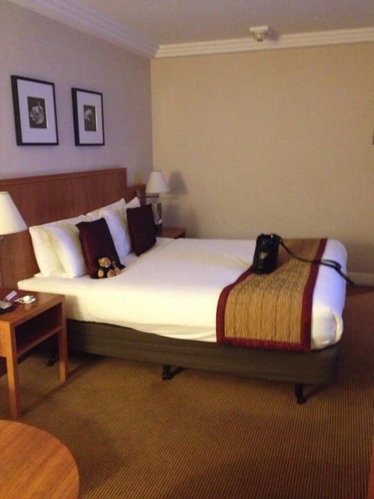 Groß + geräumig  Hotel Crowne Plaza London Heathrow